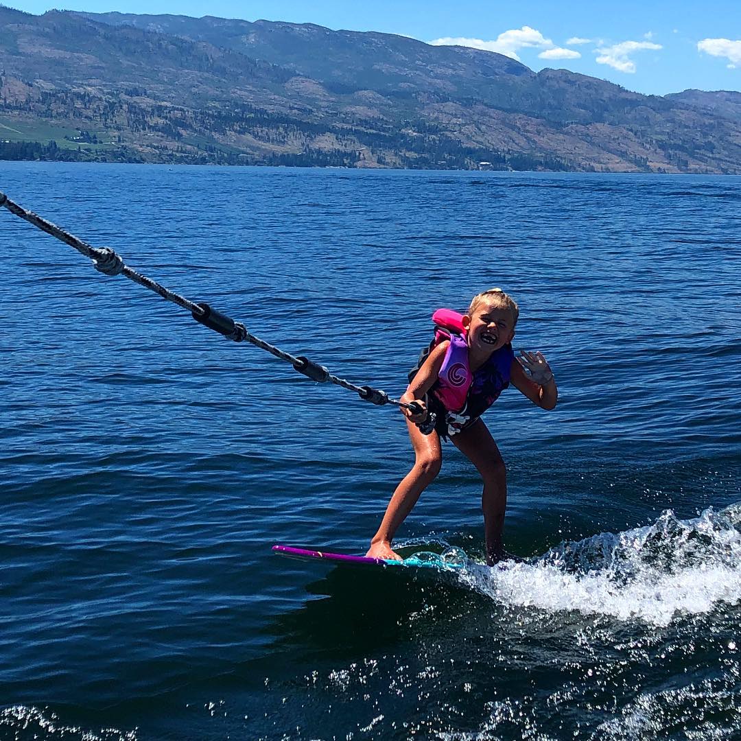 Wakesurf Lessons – Off The Grid Wakesurf School